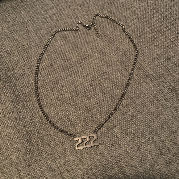 222 ANGEL NUMBER SILVER COLOUR CHAIN LINK NECKLACE - Picture 2 of 4